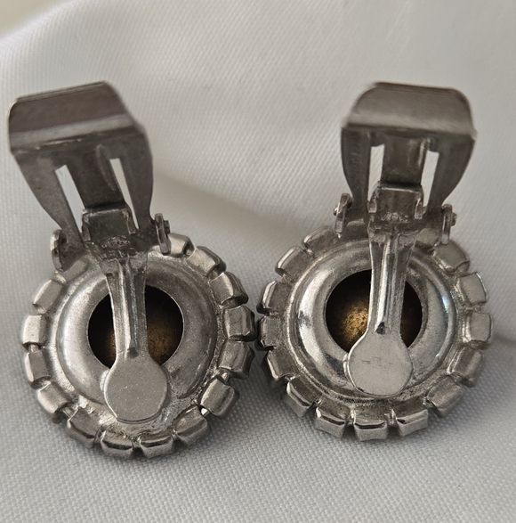 Vintage Rivoli Rhinestone Clip Earrings Aurora Borealis Blue Purple Stunning!! - Picture 4 of 4